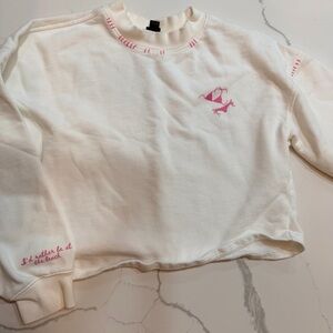 Women’s Wide Fable White Cropped Sweatshirt with Pink Flamingo Graphic